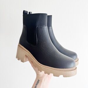 Black chunky heel Qupid boots women’s 8